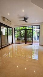 Holland Link (D10), Terrace #509647151
